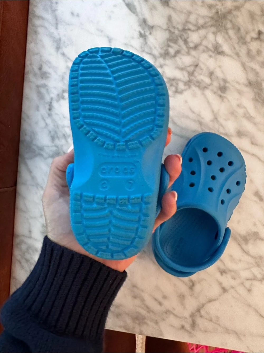CROCS Kids Classic Clogs in Bright Blue size C7
